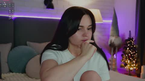 Snapshot of emily___cute chatting on 12/28/24, 06:29 Emily Cute online show from 12/28/24, 06:29