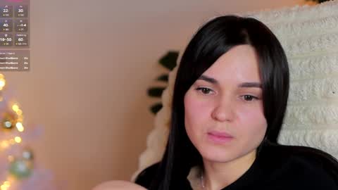 Snapshot of emily___cute chatting on 12/29/24, 05:01 Emily Cute online show from 12/29/24, 05:01