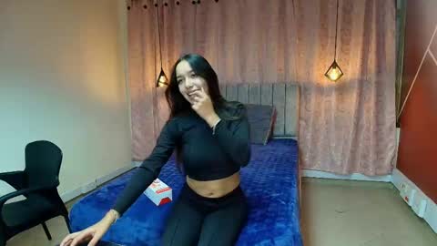  E M I L Y  online show from 10/19/25, 01:06