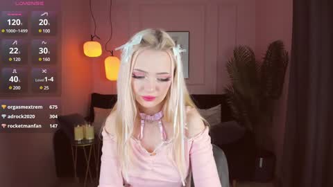 Snapshot of emily_air chatting on 01/02/25, 04:09 Emily online show from 01/02/25, 04:09