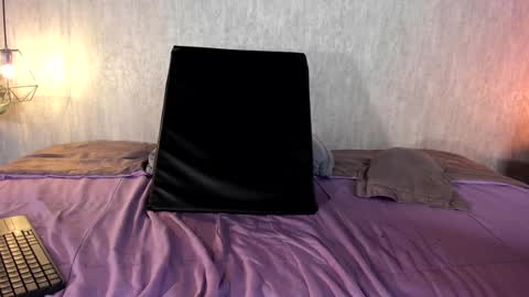 Snapshot of emily_ariaszc chatting on 12/11/24, 02:44 Emily online show from 12/11/24, 02:44