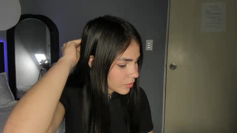              online show from 11/21/25, 09:46