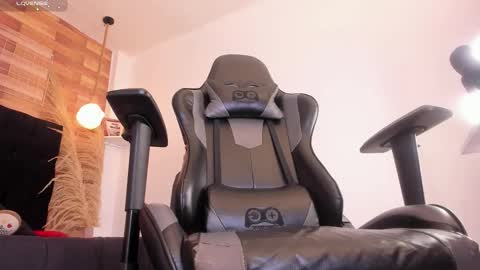 Snapshot of emily_brown04 chatting on 12/15/25, 11:14 emily_brown04 online show from 12/15/25, 11:14