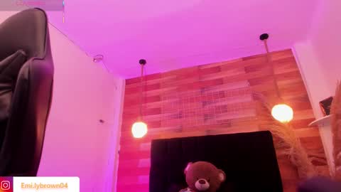 emily_brown04 online show from 02/16/26, 12:29