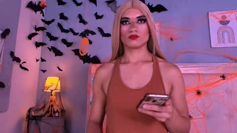 Snapshot of emily_castillo1_ chatting on 10/21/25, 05:41 emily_castillo1_ online show from 10/21/25, 05:41