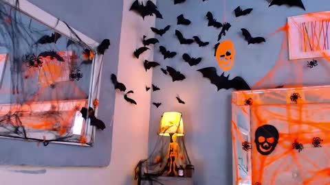 Snapshot of emily_castillo1_ chatting on 10/22/25, 03:40 emily_castillo1_ online show from 10/22/25, 03:40