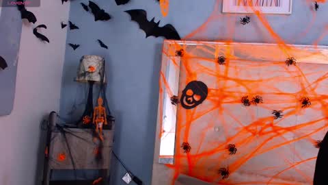 Snapshot of emily_castillo1_ chatting on 10/26/25, 04:07 emily_castillo1_ online show from 10/26/25, 04:07