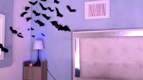 Snapshot of emily_castillo1_ chatting on 11/15/25, 06:00 emily_castillo1_ online show from 11/15/25, 06:00