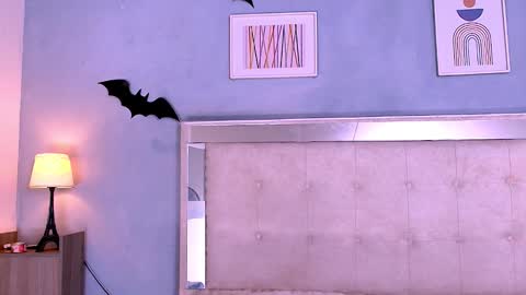 Snapshot of emily_castillo1_ chatting on 11/21/25, 05:06 emily_castillo1_ online show from 11/21/25, 05:06