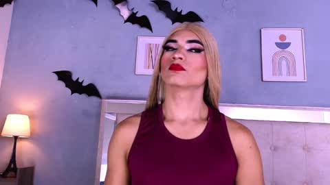 Snapshot of emily_castillo1_ chatting on 11/28/25, 04:37 emily_castillo1_ online show from 11/28/25, 04:37