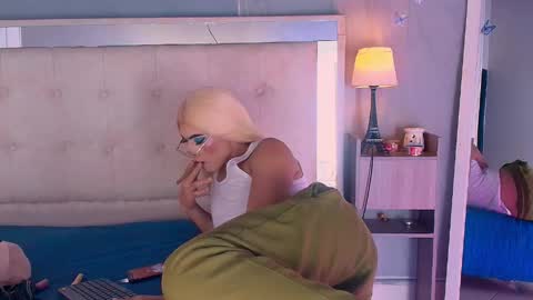 emily_castillo1_ online show from 04/24/26, 05:54