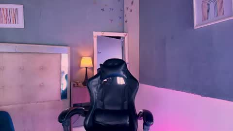 emily_castillo1_ online show from 06/21/26, 04:48