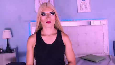 emily_castillo_1 online show from 09/18/25, 03:08