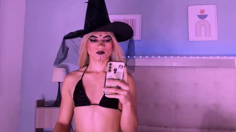 emily_castillo_1 online show from 10/04/25, 05:27