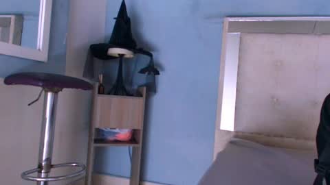emily_castillo_1 online show from 10/12/25, 03:38
