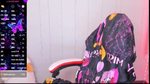 emily_cline online show from 10/31/25, 08:15