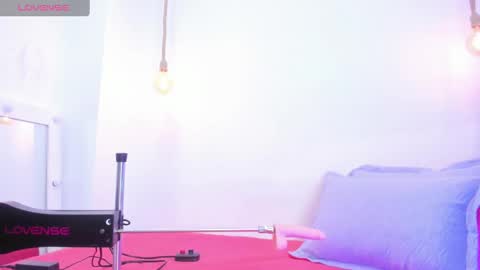 Snapshot of emily_cooper20_ chatting on 02/02/25, 07:25 Emily online show from 02/02/25, 07:25