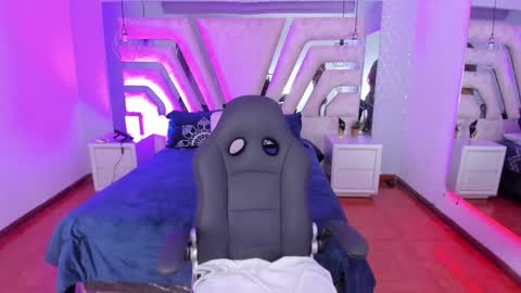 Emily online show from 02/21/25, 10:39