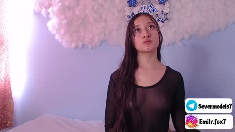 Snapshot of emily_fox7 chatting on 12/13/24, 01:22 emily_fox7 online show from 12/13/24, 01:22