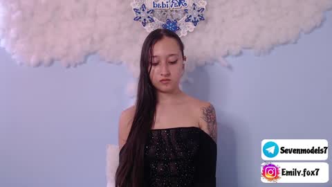 Snapshot of emily_fox7 chatting on 12/18/24, 05:10 emily_fox7 online show from 12/18/24, 05:10