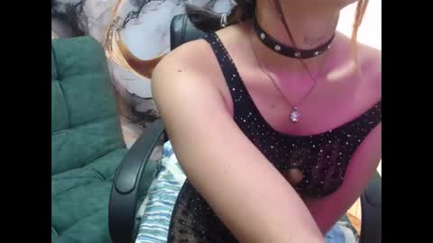 Snapshot of emily_fox_3 chatting on 02/17/25, 02:59 emily fox 3 online show from 02/17/25, 02:59