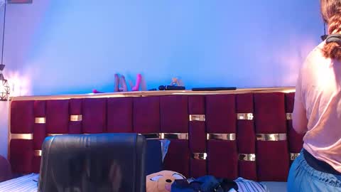 emily fox 3 online show from 10/30/25, 11:44