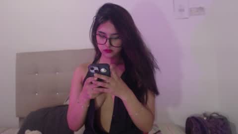 Snapshot of emily_fox_3 chatting on 04/13/26, 02:39 emily fox 3 online show from 04/13/26, 02:39