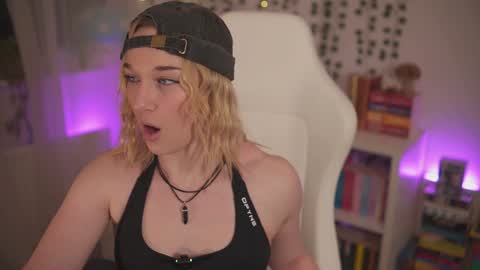 Em -  online show from 12/16/24, 11:28