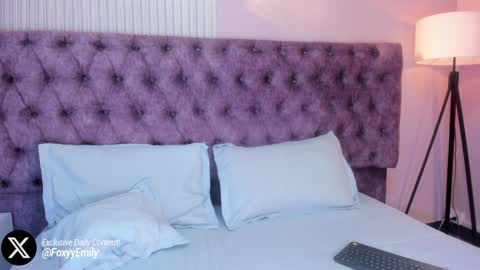 Emily online show from 02/08/25, 07:59