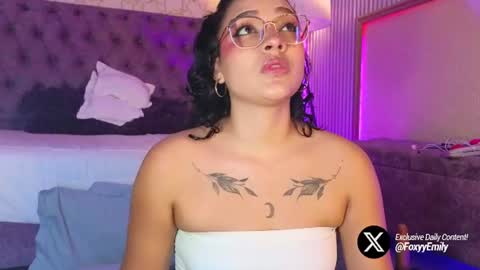 Snapshot of emily_foxyy chatting on 07/19/26, 06:55 Emily online show from 07/19/26, 06:55