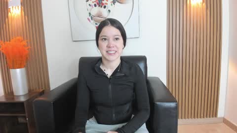 emily_frostt online show from 04/15/26, 11:39