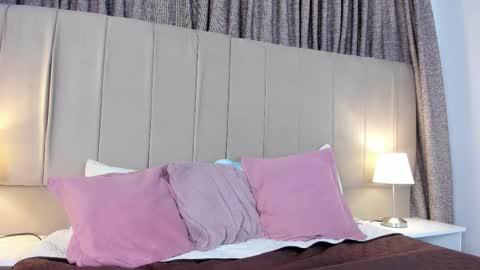 Snapshot of emily_gv chatting on 12/13/25, 07:53 Emily online show from 12/13/25, 07:53