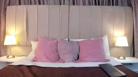 Snapshot of emily_gv chatting on 12/16/25, 06:02 Emily online show from 12/16/25, 06:02