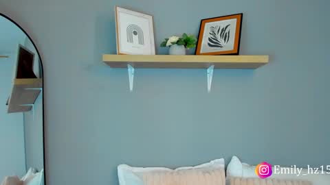 Emily online show from 02/20/25, 09:31