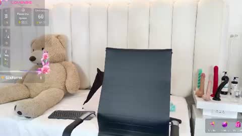 Snapshot of emily_hilton1 chatting on 07/25/26, 06:38 emily_hilton1 online show from 07/25/26, 06:38