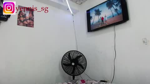Snapshot of emily_hot_01 chatting on 05/01/26, 01:10 emily online show from 05/01/26, 01:10