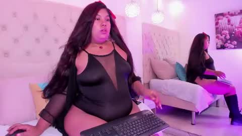 Snapshot of emily_johnsonn_ chatting on 08/01/26, 01:21 Emily Johnson online show from 08/01/26, 01:21