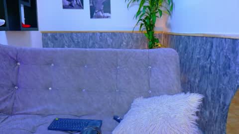 Snapshot of emily_jones3 chatting on 10/06/25, 11:29 Emily online show from 10/06/25, 11:29