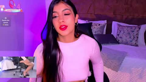 Snapshot of emily_jones3 chatting on 10/17/25, 12:19 Emily online show from 10/17/25, 12:19