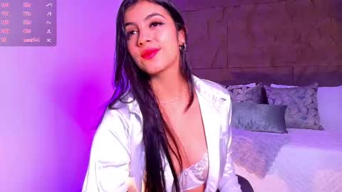 Snapshot of emily_jones3 chatting on 10/19/25, 01:45 Emily online show from 10/19/25, 01:45