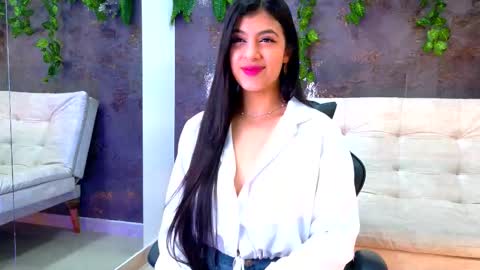 Snapshot of emily_jones3 chatting on 11/07/25, 11:21 Emily online show from 11/07/25, 11:21