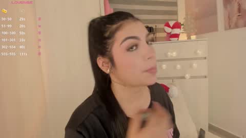 EmilyKenner  Independent model  online show from 12/21/25, 01:18