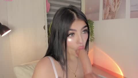 EmilyKenner  Independent model  online show from 07/07/26, 12:09