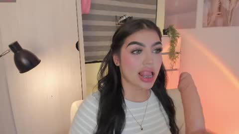EmilyKenner  Independent model  online show from 07/23/26, 11:41