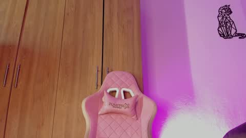 emily lady20  Independient modelIndependiente online show from 01/17/25, 03:12