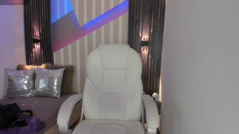 Emily online show from 02/03/25, 02:34