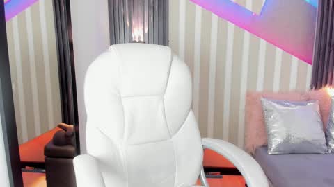 Emily online show from 09/09/25, 02:38