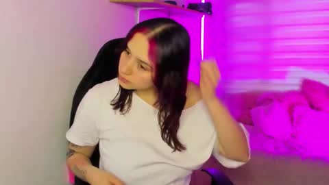 emily_lindey online show from 12/14/25, 11:26