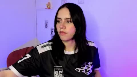 Snapshot of emily_lindey_ chatting on 02/14/26, 04:42 Emily Lindey online show from 02/14/26, 04:42