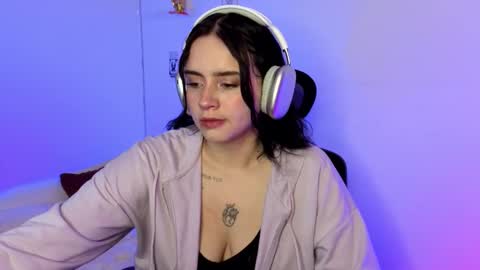 Snapshot of emily_lindey_ chatting on 02/15/26, 03:47 Emily Lindey online show from 02/15/26, 03:47